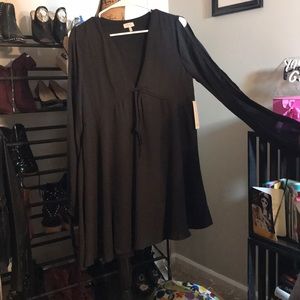 Black dress with open sleeves